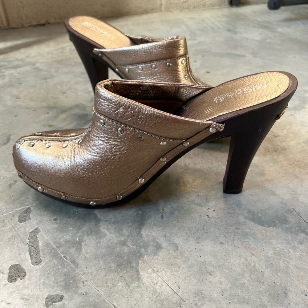 Michael Kors Wooden Leather Gold Metallic Studded Mule Heel Clogs. Size 9